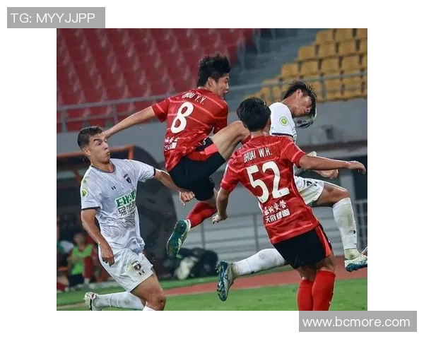 伊力特球员张涵卓表现出色，成为球队突出的新生力量